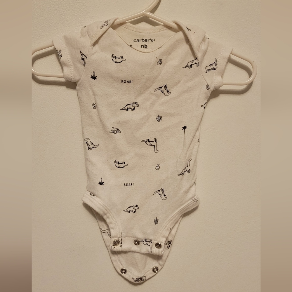 Carter's NB dinosaur onesie